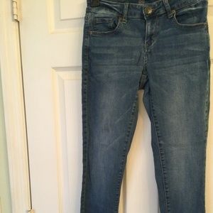 Comfortable and flattering stretch  denim jeggings